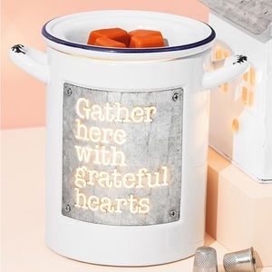 COPY - Scentsy Warmer Grateful Hearts New in Box